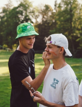 Studenti studentům
